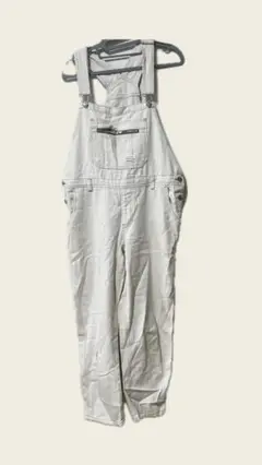 女性用ベージュジャンプスーツ