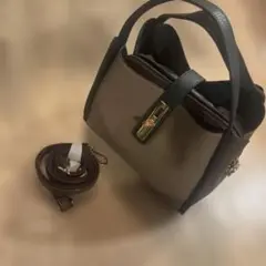 新品　未使用ショルダー付き3層ハンドルトート バッグ トートバッグ