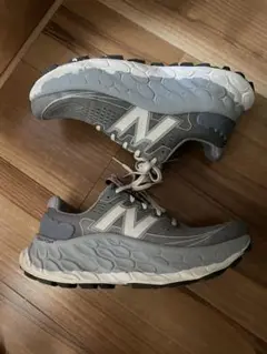 New Balance Fresh Foam グレー スニーカー