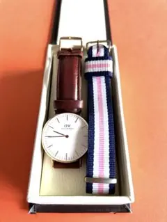 ⭐︎Daniel Wellington⭐︎腕時計　レザー　交換可能ストラップ付　箱付