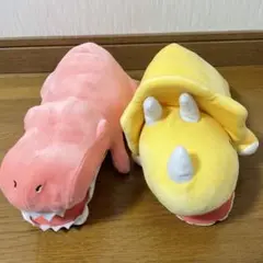 恐竜　ぬいぐるみ　トリケラトプス　ティラノザウルス