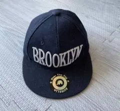 BROOKLYN 刺繍ロゴ キャップ 52 cm ネイビー