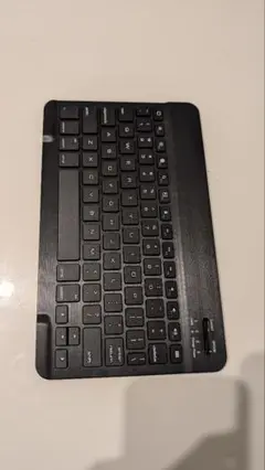 Bluetooth 薄型キーボード ブラック　USB充電ケーブル付き