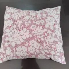 リバティ花柄クッションカバー 赤と白3