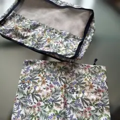 【新品】花柄　トラベルポーチ