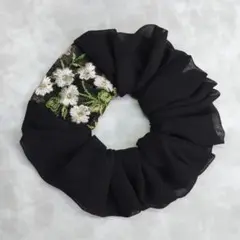 シュシュ★ブラックホワイト花柄刺繍