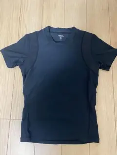 ユニクロ　ストレッチTシャツ