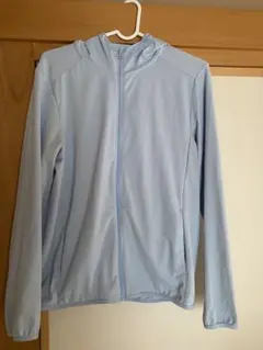 UNIQLO エアリズム UVカット メッシュパーカー フード付160cm