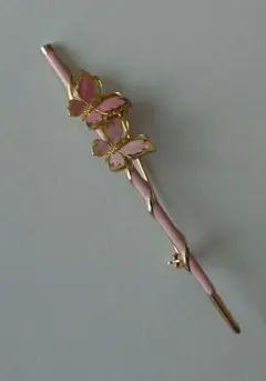 BIJOUX 　ブローチ　ピンク蝶々
