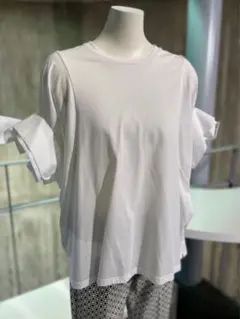 ルギヴァ　袖リボン　デザインTシャツ　ホワイト