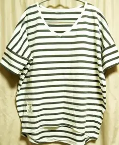 ＶネックボーダーＴシャツ（グレー×ホワイト）