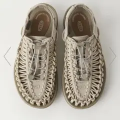 <KEEN>WOMENS UNEEK サンダル　ベージュ