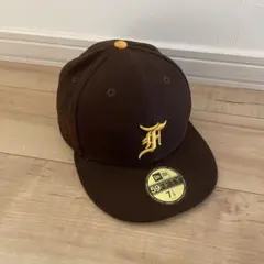 NEW ERA Essentials コラボ