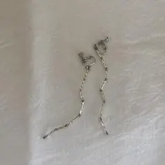 ハンドメイド　作家もの　イヤリング　ビーズ　くねくね