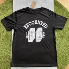 黒のTシャツ