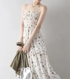 SpRay 花柄シャーリングキャミワンピース