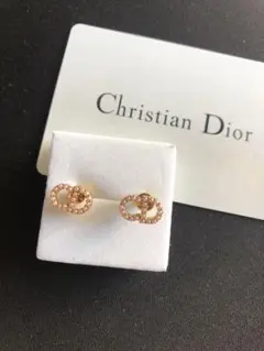 ピアス