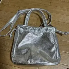 ⭐️メタリックシルバー ショルダーバッグ