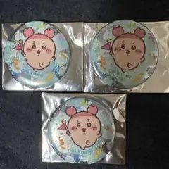 ちいかわパーク　缶バッジ　古本屋　カニちゃん