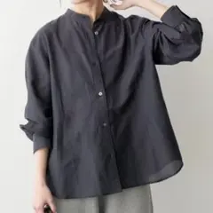 2025✨スピックアンドスパン コットンシルクギャザーシャツ 手洗い可 ネイビー