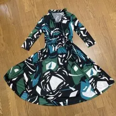 ボディドレッシング　幾何学模様カシュクール風ワンピースドレス