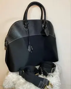 ダイナースクラブ国際バック　レザー /2way /鍵/ショルダーベルト/チャーム