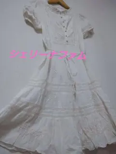 シェリーナファム アイボリー ベージュ 刺繍 半袖ワンピース