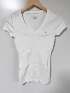 TOMMY HILFIGER ホワイト Vネック Tシャツ