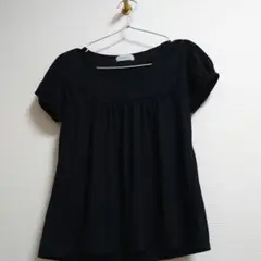 フレアシルエット パフスリーブ Tシャツ ブラック