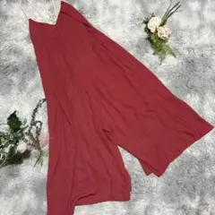 【asos】赤いスリーブレスオールインワン オーバーサイズ　ワイドパンツ