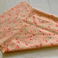さくらんぼ柄　布　約75cm×270cm