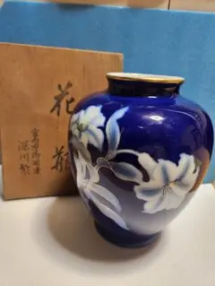 深川製磁 花瓶 花鳥 百合 染付官窯 大型 フラワーベース Amazon.co.jp: 深川製磁 宮内庁御用達 官窯染付 花鳥紋百合に雀