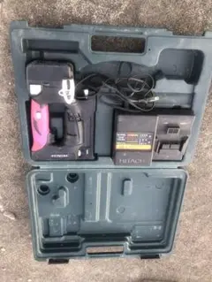 HITACHI充電タッカー