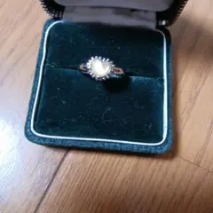 ハート型クリーム色リング