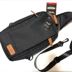 INEDESIGN ブラック スリングバッグ