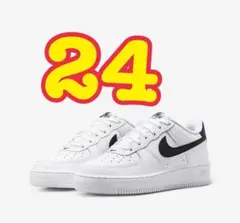 ●24ブラックホワイト　NIKE エアフォース1
