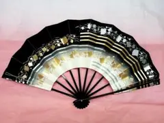 白と黒に金箔銀箔を散らした舞扇子　中古