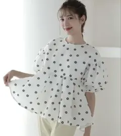 meraki フラワー刺繍トップス