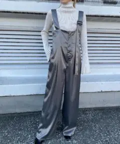 AIC. サテンサスペンダーハイウエストパンツ