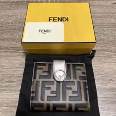 未使用 フェンディ エフイズ 二つ折り財布 レザー