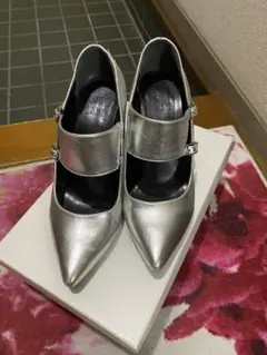 シルバー ポインテッドトゥ ハイヒール