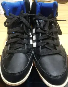 adidasハイカットスニーカー