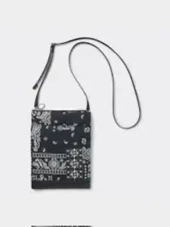 GU バンダナ柄 ショルダーバッグ ブラック