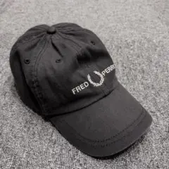 FRED PERRY ブラック ベースボールキャップ