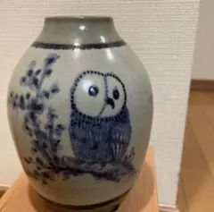 新開寛山 彩画「筍とふくろう」花瓶 新開寛山 彩画「筍とふくろう」花瓶 美術品・アンティーク