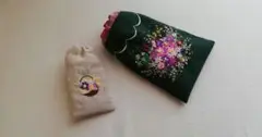 刺繍　ハンドメイド　手刺繍　巾着2個セット