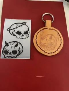 レザーキーホルダー スカルとタバコ(値下げ可能)