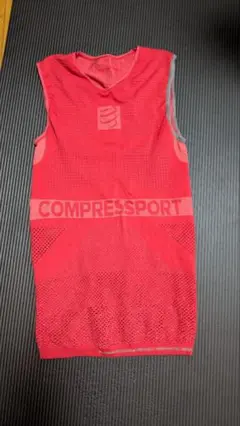 COMPRESSPORT メッシュノースリーブシャツ レッド