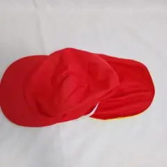 赤と黄色の二重構造帽子