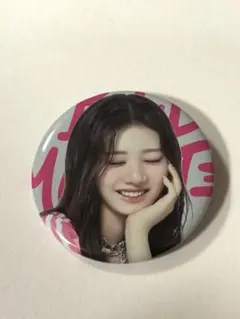 ローラ BABYMONSTER 缶バッジ